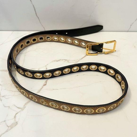 ⭐️HOST PICK⭐️ BURBERRY Metal Eyelet Belt - Picture 6 of 9